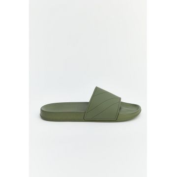 Papuci cu benzi inguste diagonale - Verde stins