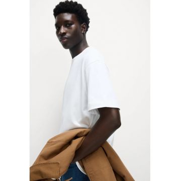 Tricou lejer cu decolteu la baza gatului - Alb
