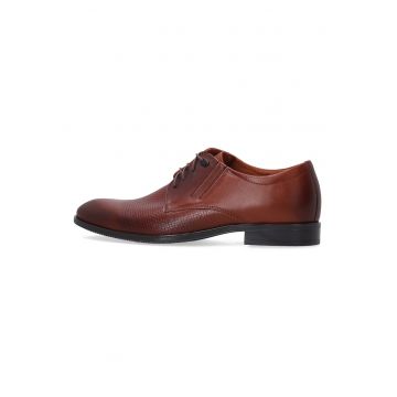 Pantofi din piele cu talpa joasa