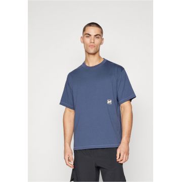 Tricou cu decolteu la baza gatului -