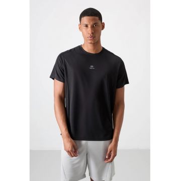 Tricou barbatesc -  croiala regular - guler rotund - maneci scurte - culoare negru - poliester