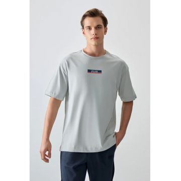 Tricou barbatesc  supradimensionat - gri deschis - 100% bumbac - cu logo aplicat