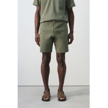 Pantaloni scurti de trening cu aspect texturat si snur in talie - Kaki