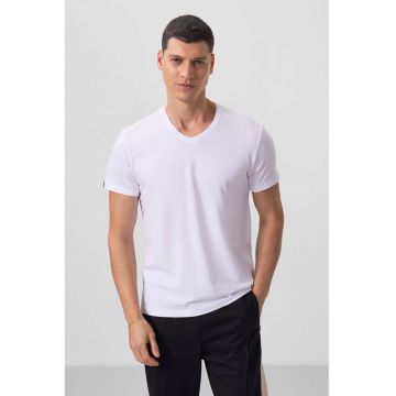 Tricou  barbati - alb - bumbac si elastan - decolteu in V