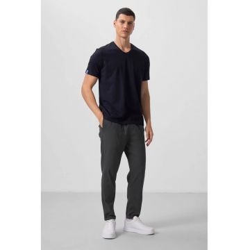 Tricou  barbati - albastru marin - bumbac si elastan - decolteu in V - elastic