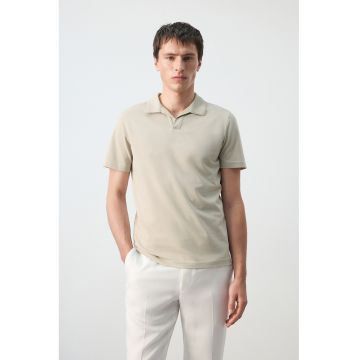 Tricou pique polo cu croiala slim-fit - Bej deschis