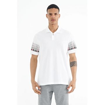 Tricou polo  barbati - imprimat pe spate - alb - 100% bumbac
