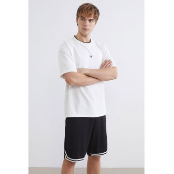 Tricou supradimensionat cu decolteu la baza gatului - Alb