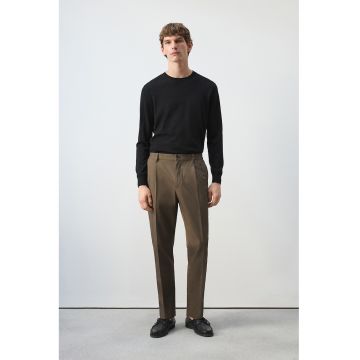 Pantaloni regular-fit cu talie elastica - Maro