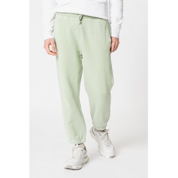 Pantaloni sport lejeri cu buzunare