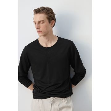 Bluza cu fenta cu nasturi - Negru