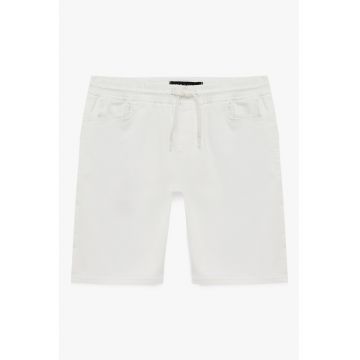 Blugi bermude slim fit cu snur de ajustare in talie - Alb