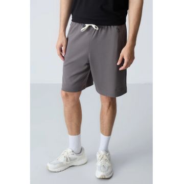 Pantaloni scurti - Barbati - Pantaloni scurti TOMMY pentru barbati - Regular din Gri