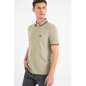 Tricou polo din bumbac cu logo brodat discret - Verde stins