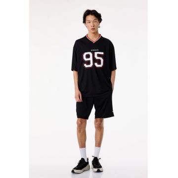 Tricou regular fit cu model text - Negru
