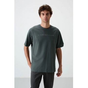 Tricou  supradimensionat - broderie - verde padure - 80% bumbac - 20% poliester