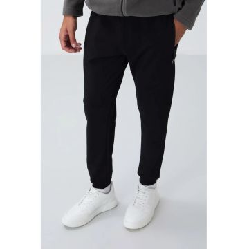 Pantaloni de trening - Barbati - Pantaloni de trening TOMMY pentru barbati cu buzunar cu fermoar - Negru - Negru