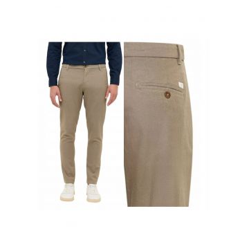 Pantaloni eleganti tip chino -  Marimea 34/34 - Bej - Model Oakland Chino - Croiala moderna ingustata Slim fit - Stil clasic drept regular - Inaltime medie a taliei standard - 5 buzunare