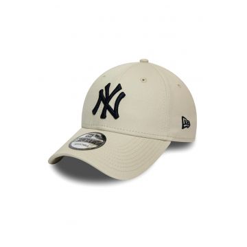 Sapca cu logo brodat Essential 940