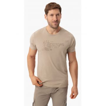 Tricou barbati din bumbac - decolteu la baza gatului - imprimeu pe piept - maneca scurta - Regular Fit -  T-Ton - bej - Bej
