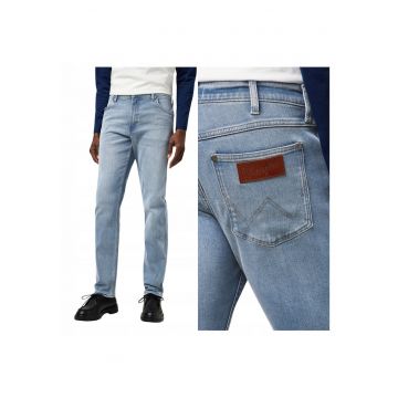 Blugi Barbati -  Greensboro Straight Fit - W32-L34 US - Albastru - Straight Fit - Bumbac - Design Clasic Casual - Ideal Pentru Uz Zilnic - Lungi