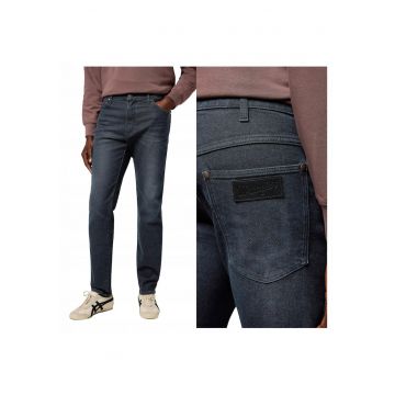 Blugi clasici pentru barbati -  Marimea 32/30 - Gri - Model RIVER - Picioare cu croiala dreapta Straight fit regulara - Talie medie standard - Inchidere frontala cu fermoar din metal rezistent