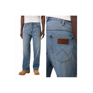 Blugi drepti lejeri pentru barbati -  Marimea 32/30 - Albastru - Model Loose Straight - Croiala larga confortabila regulara - Talie medie - Inchidere cu fermoar practic - Denim premium durabil