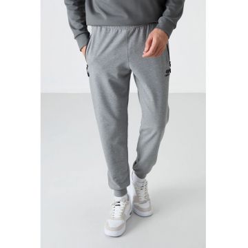 Pantaloni de trening - Barbati - Pantaloni de trening TOMMY pentru barbati - uni - cu buzunar cu fermoar - Gri -