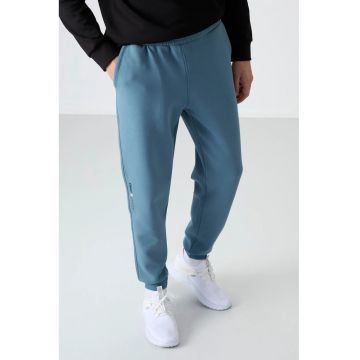 Pantaloni de trening - Barbati - Pantaloni de trening TOMMY Slim Jogger pentru barbati - Maya Blue -