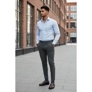 Pantaloni barbati eleganti maro S138