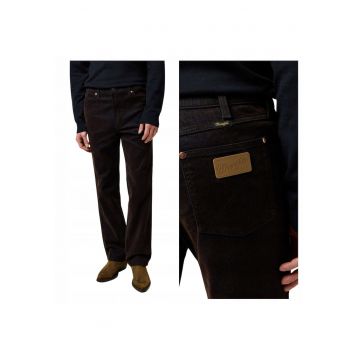 Pantaloni Barbati -  Marimea 32/32 - Negru - Wrancher - Croiala Bootcut - Material 76% Bumbac - 22% Poliester - 2% Elastan