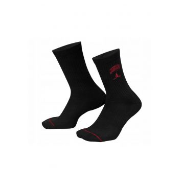 Sosete Sport  Jordan Everyday HJ2434 010 Marime 38 42 Negru Material Respirabil Pentru Prospetime Constructie Elastica Adaptabila Pe Picior Evacuare Eficienta A Umiditatii Executie Durabila De Lunga Durata Confort Sporit
