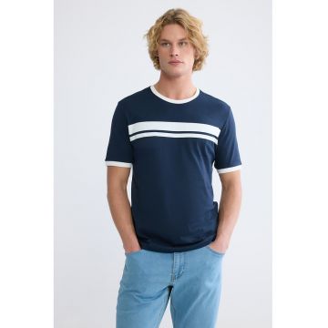 Tricou cu decolteu la baza gatului si dungi - Alb/Albastru ultramarin