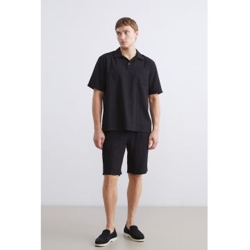 Pantaloni scurti cu model discret - Negru