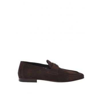 Pantofi loafer de piele intoarsa cu perforatii - Maro
