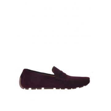 Pantofi loafer de piele intoarsa cu perforatii - Visiniu