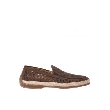 Pantofi loafer de piele nabuc cu perforatii - Maro