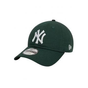 Sapca ajustabila cu broderie in relief New York Yankees League Essential 9FORTY