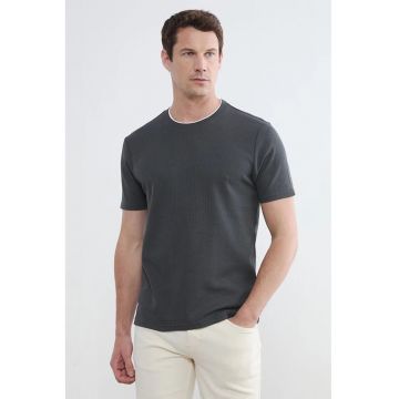 Tricou cu detaliu contrastant - Gri inchis