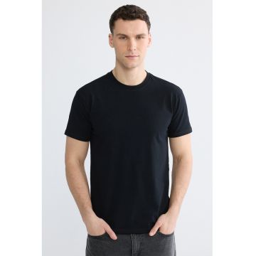 Tricou uni cu decolteu la baza gatului