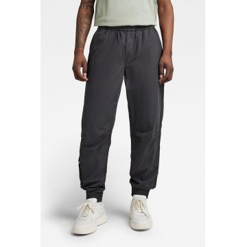 Pantaloni conici cu talie elastica