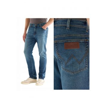 Blugi Barbati -  Texas Slim - W33-L30 US - Albastru - Bumbac - Design Clasic Casual - Ideal Pentru Uz Zilnic - Material Premium Confortabil - Aspect Denim Modern - 5 Buzunare - Fermoar