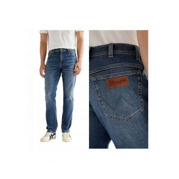 Blugi Barbati -  Texas Slim - W36-L30 US - Albastru - Bumbac - Design Clasic Casual - Ideal Pentru Uz Zilnic - Material Premium Confortabil - Aspect Denim Modern - 5 Buzunare - Fermoar