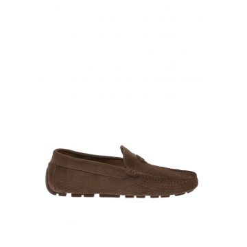 Pantofi loafer din piele intoarsa texturata - Maro