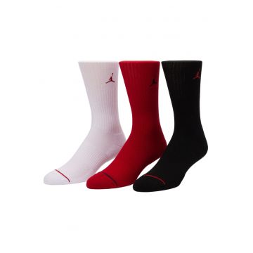 Set Sosete Sport  DX9632 918 Marime 34 38 Tehnologie Dri Fit Pentru Gestionarea Umiditatii Amortizare Maxima in Zona Calcaiului Si Degetelor Contra Socurilor Banda Aderenta Pe Arc Zone Intarite Multicolor 3 Perechi