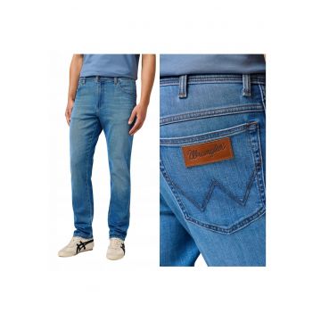 Pantaloni Barbati -  Texas Slim - 32/30 - Croi Slim Fit - Stil Conici - Inaltimea Taliei Medie - Inchidere Fermoar - Albastru