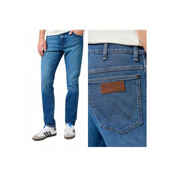 Pantaloni Jeans -  River - 33/32 - Croi Straight Fit - Stil Drept - Regulamentar - Inaltimea Taliei Medie - Regulamentara - Inchidere Fermuar - Albastru