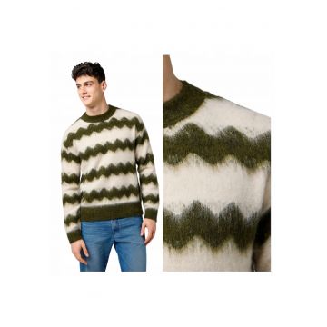 Pulover Barbati -  Marimea S - Verde - Striped Sweater - Compozitie 50% Acril - 27% Nylon - 15% Lana - Model Larg - Decolteu In V