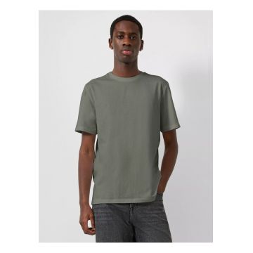 Q/S by s.Oliver Tricou barbati - la baza gatului - din bumbac - Regular Fit - Olive -