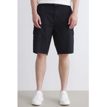 Pantaloni scurti din bumbac cu croiala regular-fit si buzunare - Negru